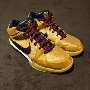 Nike Zoom Kobe 4 'Gold Medal'